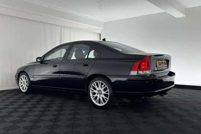 Volvo S60 (2005) thumbnail 4