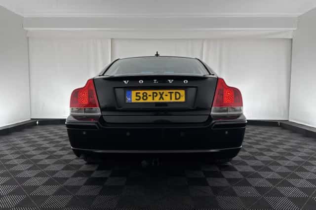 Volvo S60 (2005) thumbnail 5