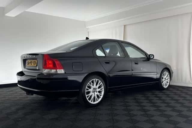 Volvo S60 (2005) thumbnail 6