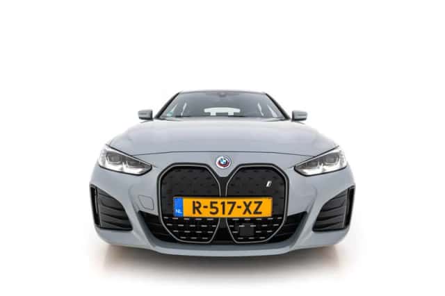 BMW i4 (2022) thumbnail 3