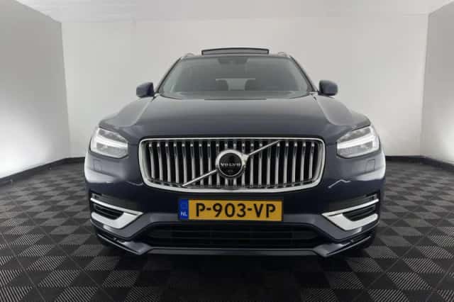 Volvo XC90 (2021) thumbnail 3