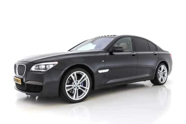 BMW 7-Serie (2015) thumbnail 4