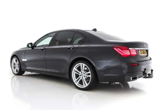 BMW 7-Serie (2015) thumbnail 5