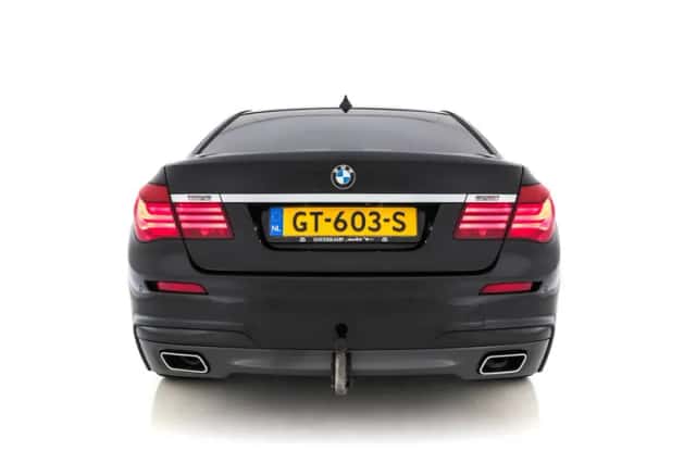 BMW 7-Serie (2015) thumbnail 6