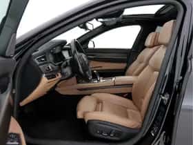 BMW 7-Serie (2015) thumbnail 9