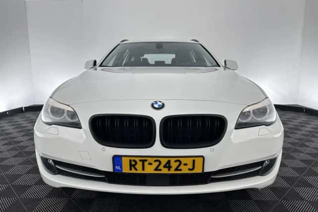 BMW 5-Serie (2011) thumbnail 3