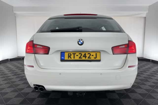 BMW 5-Serie (2011) thumbnail 6