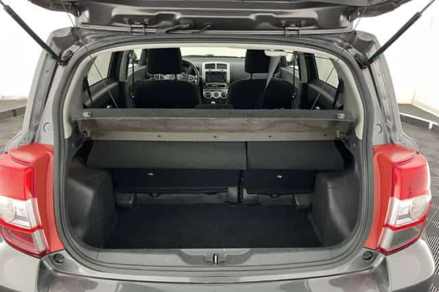 Toyota Urban cruiser (2010) thumbnail 11