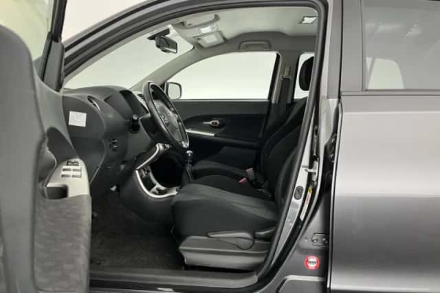 Toyota Urban cruiser (2010) thumbnail 9