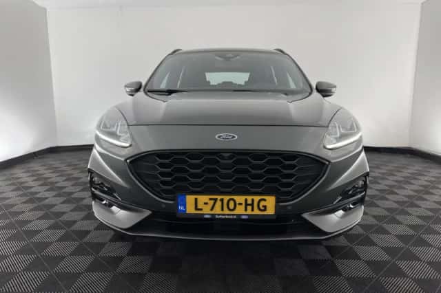 Ford Kuga (2021) thumbnail 3