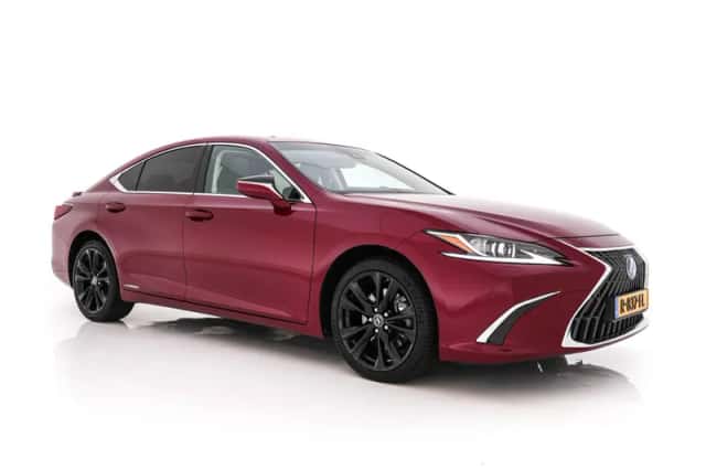 Lexus ES (2022) thumbnail 1