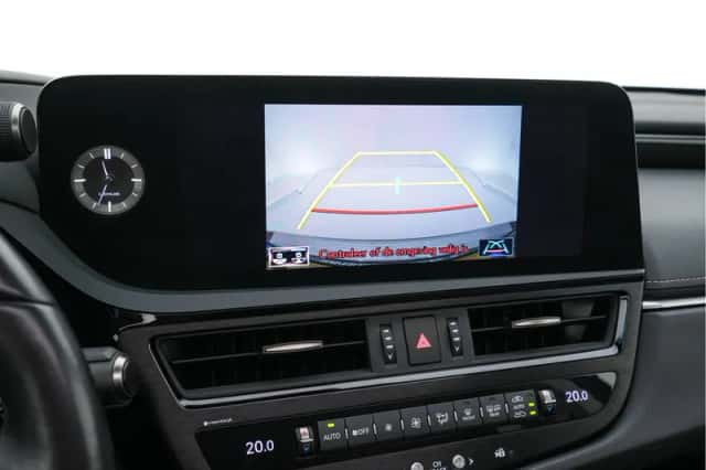 Lexus ES (2022) thumbnail 19