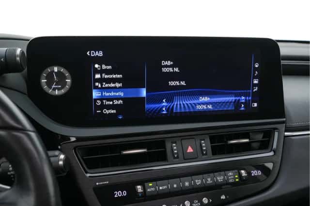Lexus ES (2022) thumbnail 20