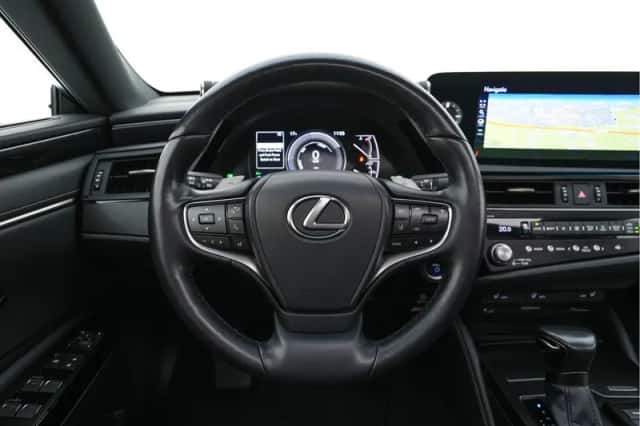 Lexus ES (2022) thumbnail 21