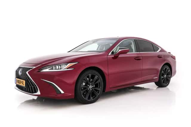 Lexus ES (2022) thumbnail 4