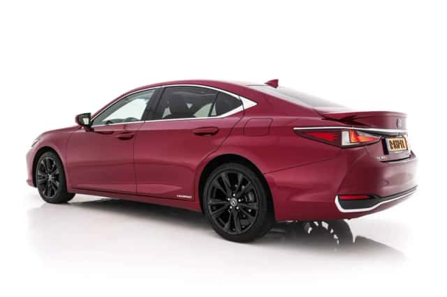 Lexus ES (2022) thumbnail 5