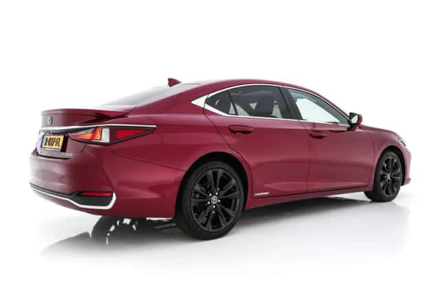 Lexus ES (2022) thumbnail 7