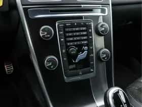Volvo XC60 (2015) thumbnail 14