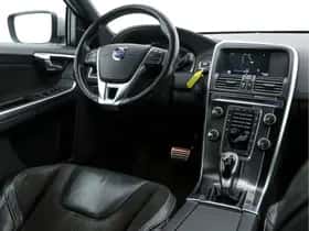 Volvo XC60 (2015) thumbnail 8