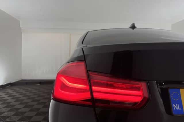 BMW 3-Serie (2016) thumbnail 25