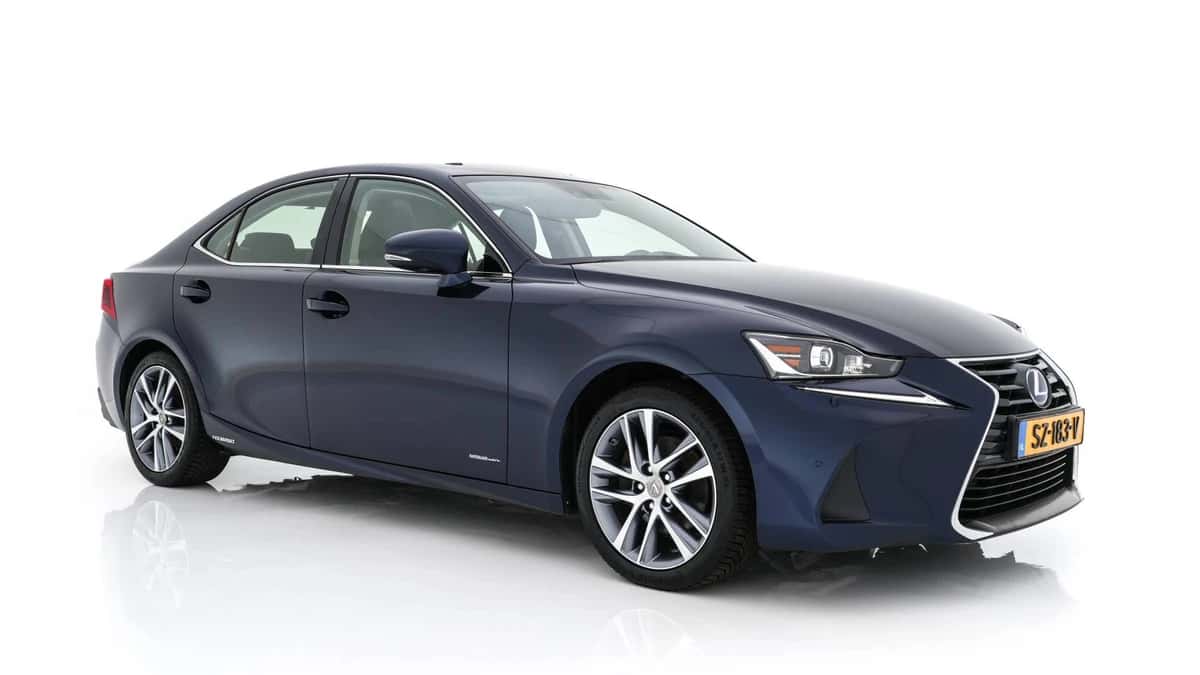 Lexus IS — foto 1