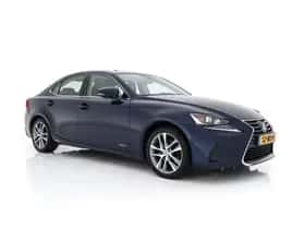 Lexus IS (2018)