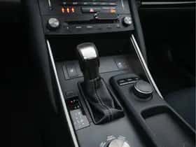 Lexus IS thumbnail 14