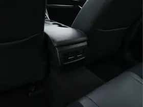 Lexus IS thumbnail 25