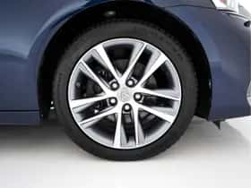 Lexus IS thumbnail 29