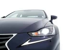 Lexus IS thumbnail 32