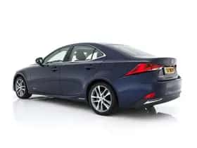 Lexus IS thumbnail 5