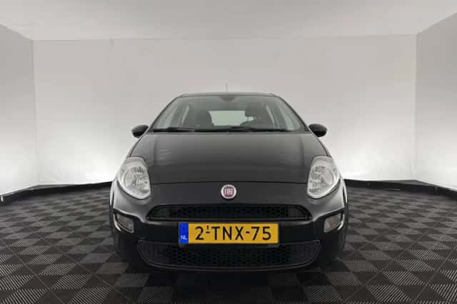 Fiat Punto (2014) thumbnail 2