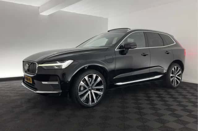 Volvo XC60 (2022) thumbnail 4