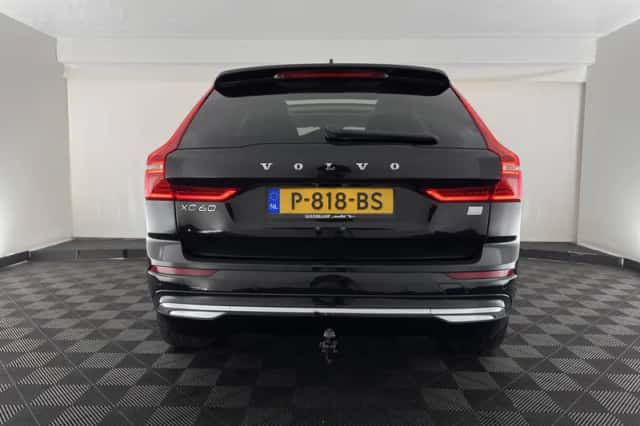 Volvo XC60 (2022) thumbnail 6