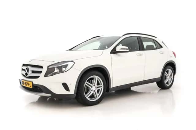Mercedes-Benz GLA (2014) thumbnail 4