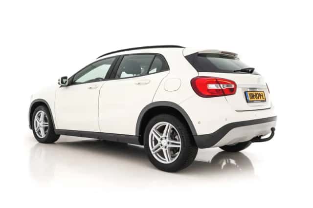 Mercedes-Benz GLA (2014) thumbnail 5