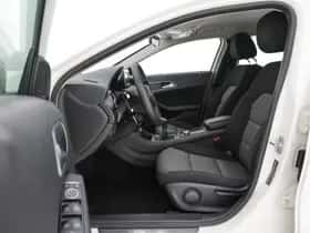Mercedes-Benz GLA (2014) thumbnail 9