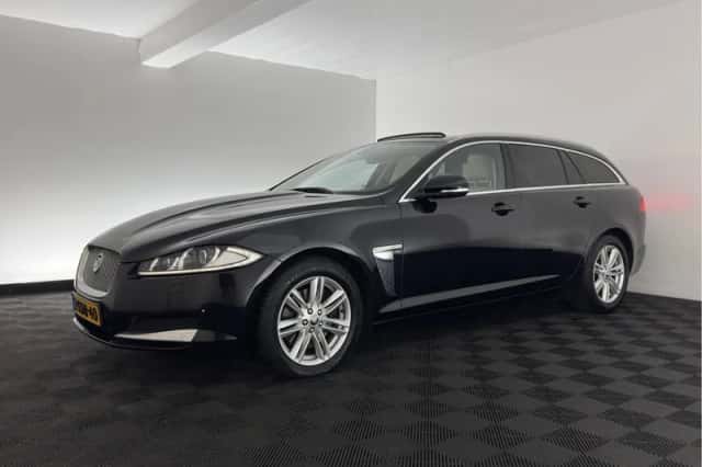 Jaguar XF (2013) thumbnail 4