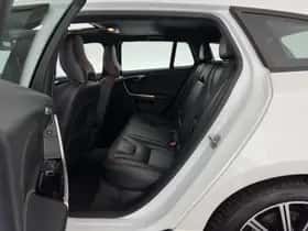 Volvo V60 (2016) thumbnail 11