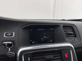 Volvo V60 (2016) thumbnail 15