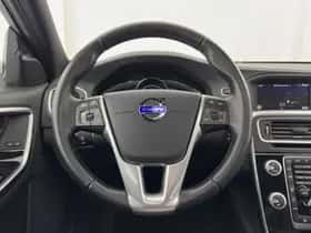 Volvo V60 (2016) thumbnail 18