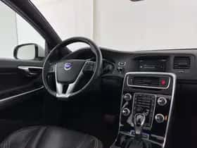 Volvo V60 (2016) thumbnail 9