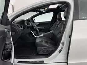 Volvo V60 (2016) thumbnail 10