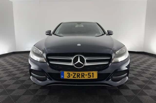 Mercedes-Benz C-Klasse (2015) thumbnail 2