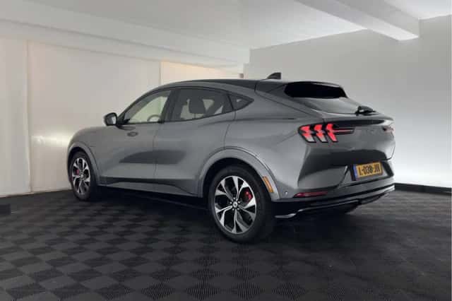 Ford Mustang Mach-E (2021) thumbnail 5