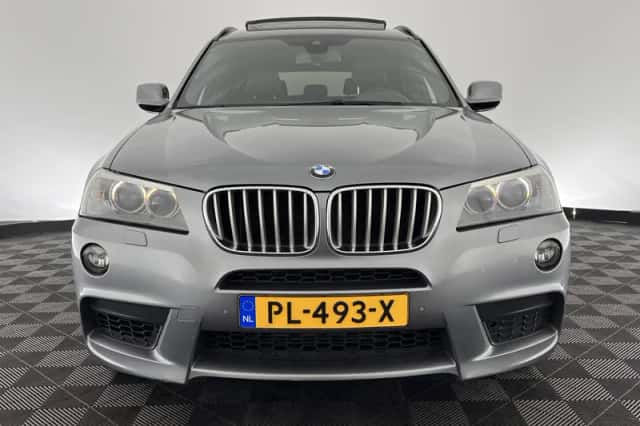 BMW X3 (2013) thumbnail 3