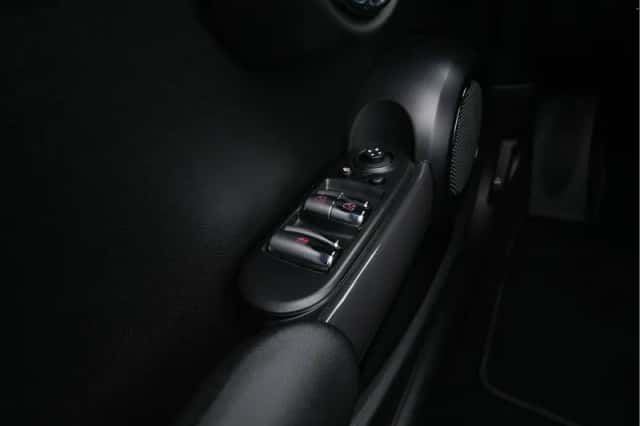 MINI Cooper (2019) thumbnail 24