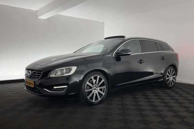 Volvo V60 (2016) thumbnail 4