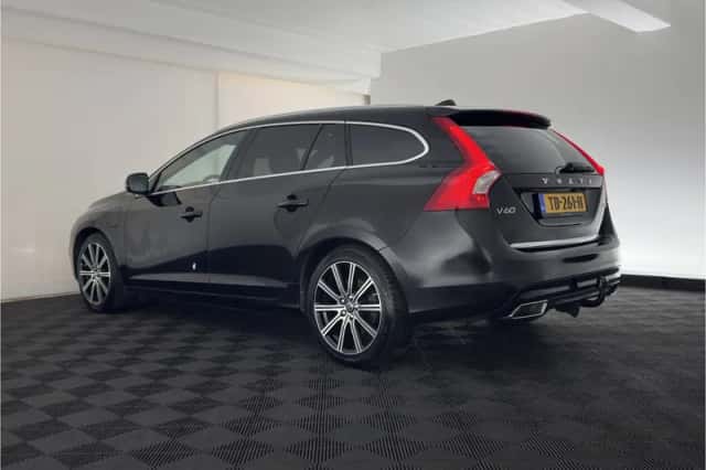 Volvo V60 (2016) thumbnail 5