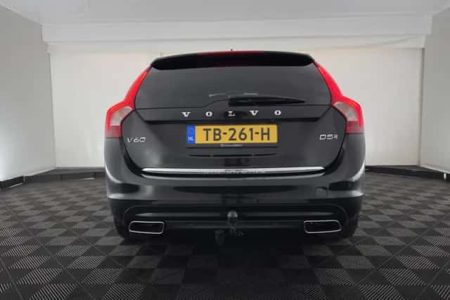 Volvo V60 (2016) thumbnail 6